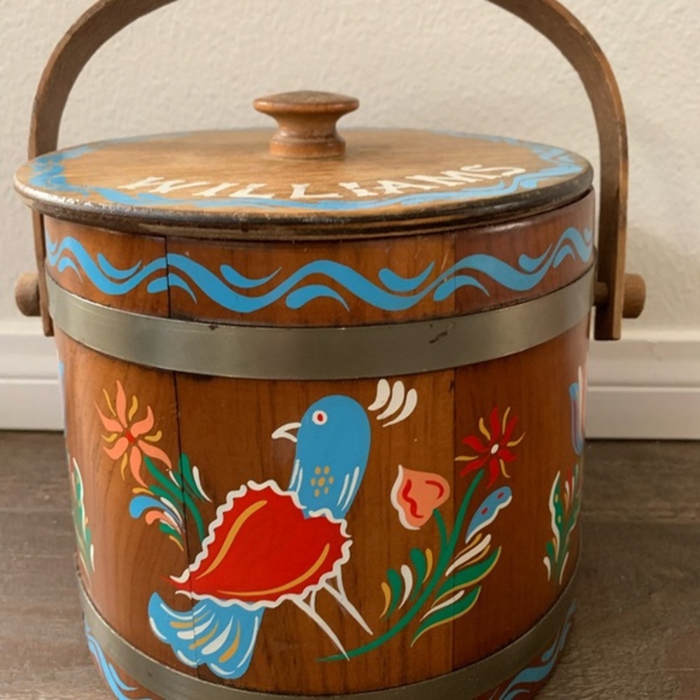 Hand painted wooden Basketville Putney Vermont ice bucket